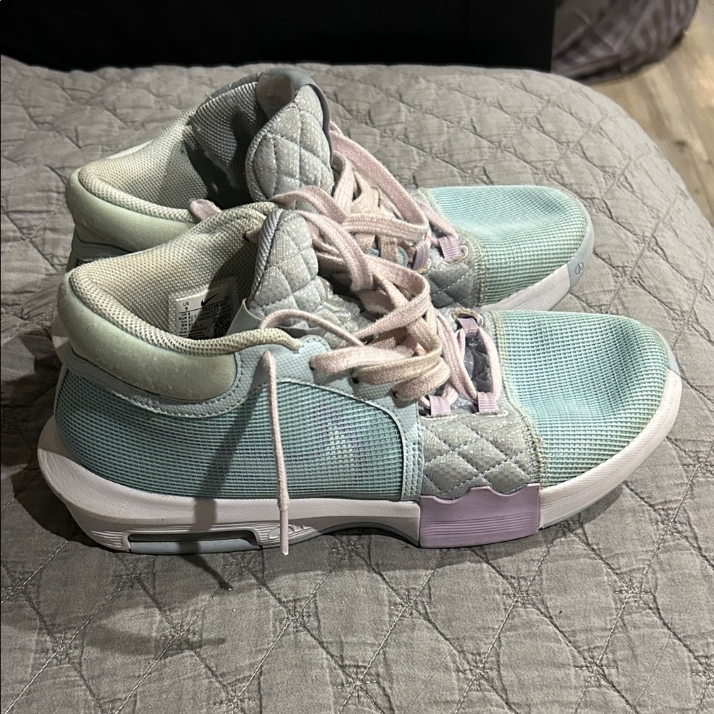 Nike Volleyball Shoes